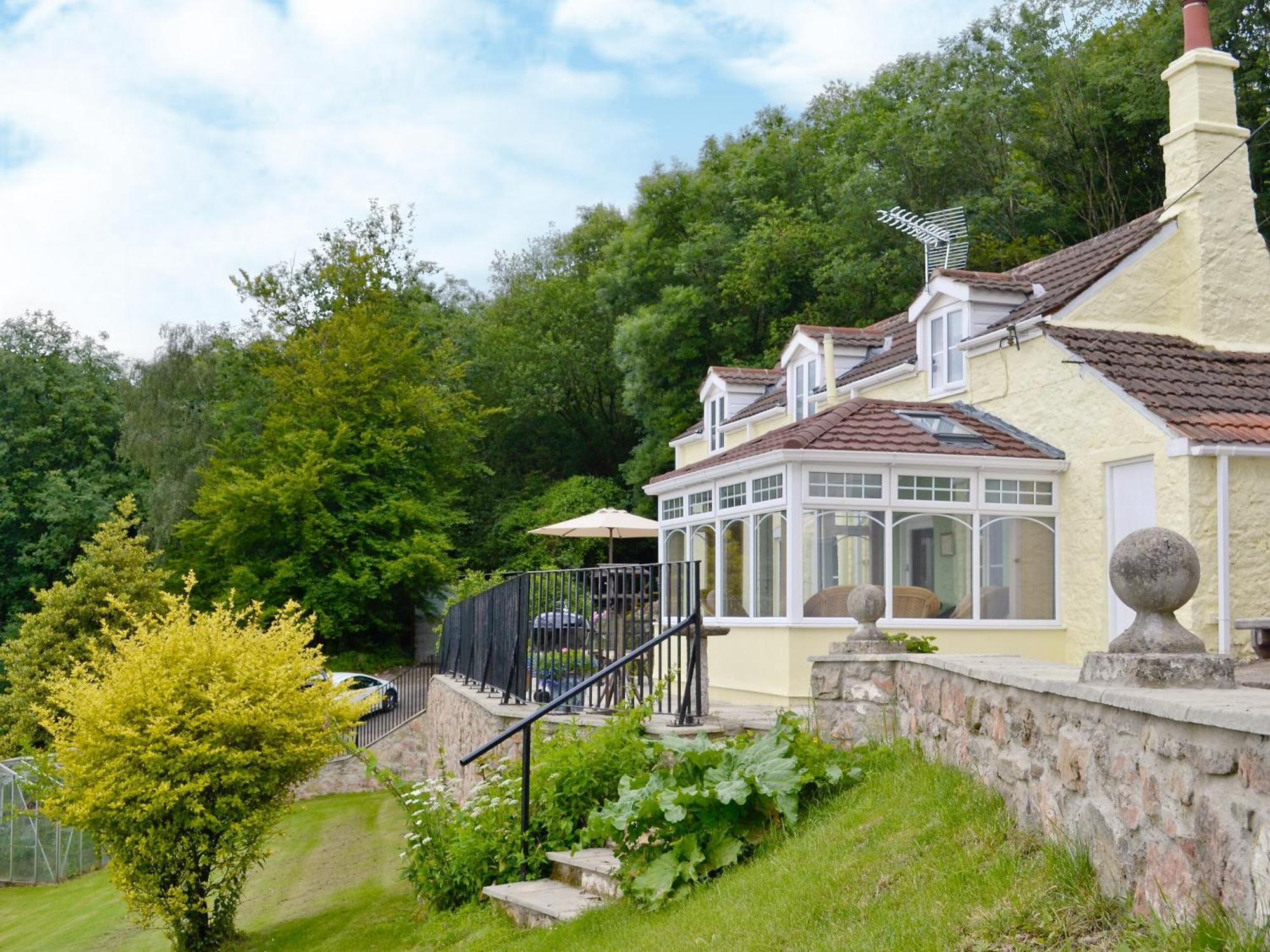 Вілла Thornhill Whitchurch  Екстер'єр фото